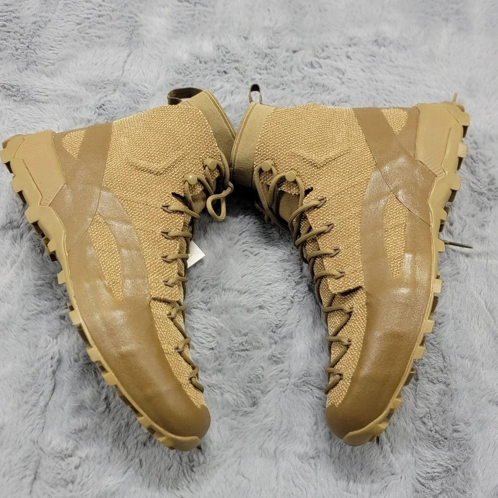 Naglev unico boots